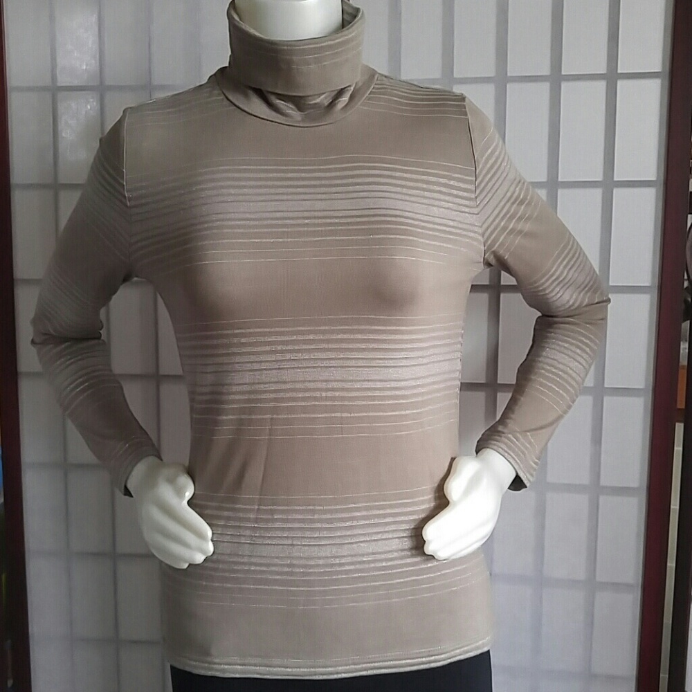 Sweater - Picture 2 of 8